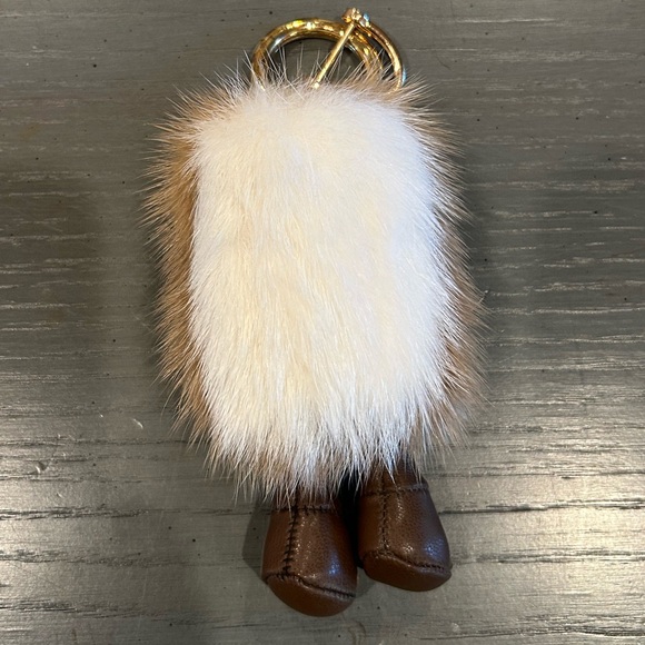 *SOLD* Toast Faux Fur White and Brown Keychain - Picture 4 of 5
